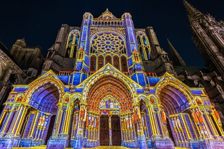 La cathédrale de Chartres en lumières (ici, le portail nord).